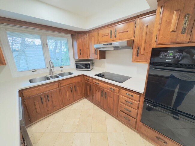 Building Photo - 3207 Apache Ln