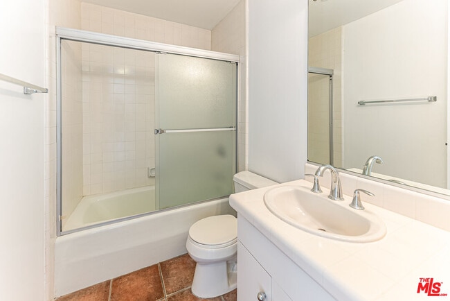 Building Photo - 10551 Wilshire Blvd