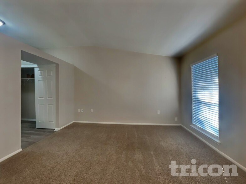 Building Photo - 10139 Trappers Ridge