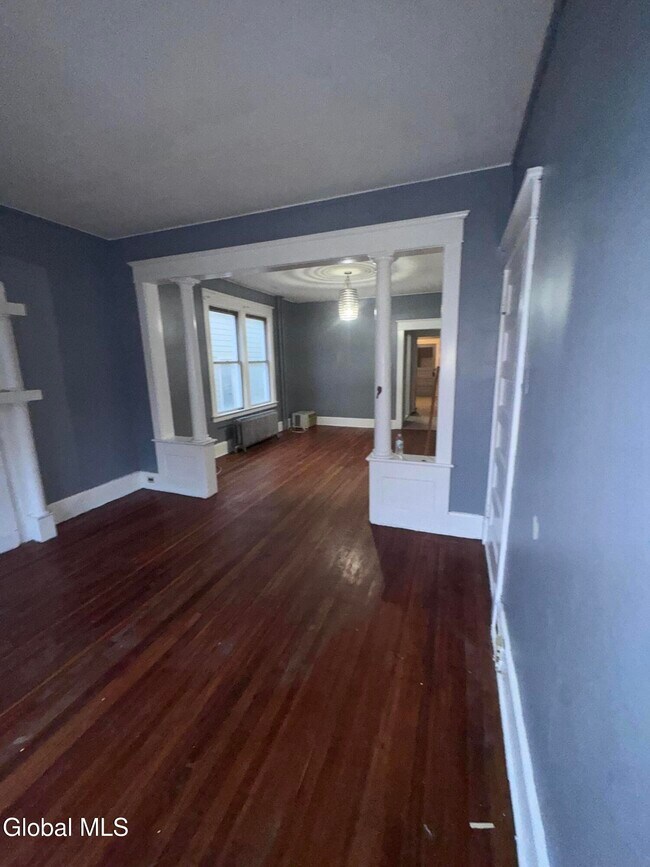 Building Photo - 254 Sheridan Ave