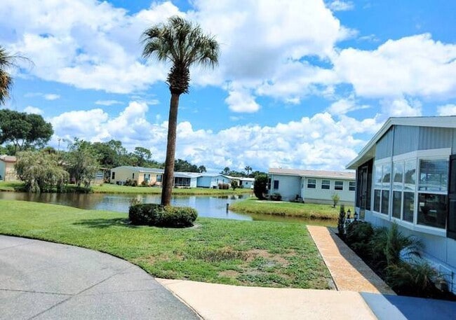 Building Photo - 79 N Meadow Dr