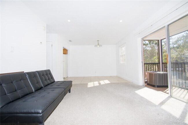 Building Photo - 13830 Orange Sunset Dr