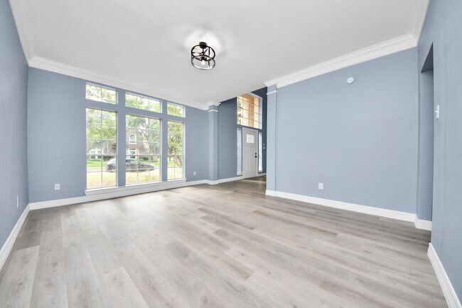 Building Photo - 16203 Broken Timber Cir