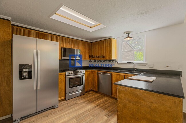 Building Photo - 3 Bed/2.5 Bath Townhouse in Timbers of Crossgates in Brandon