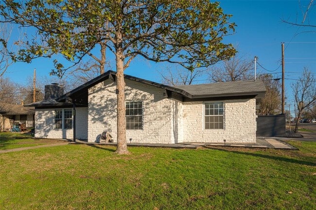 Building Photo - 5701 Gloucester Ln