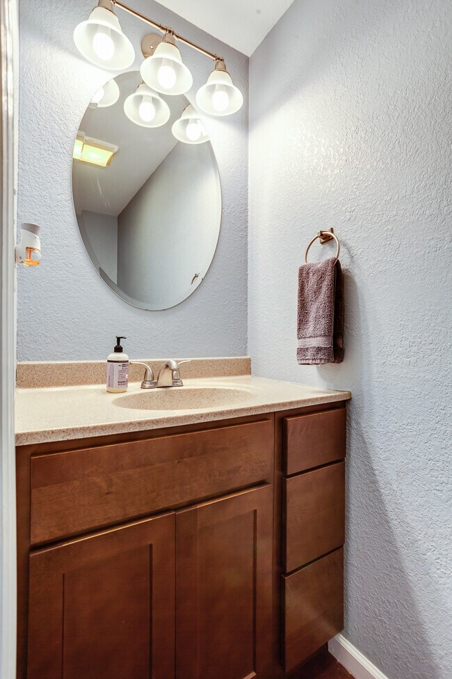 Building Photo - 507 Cambridge St