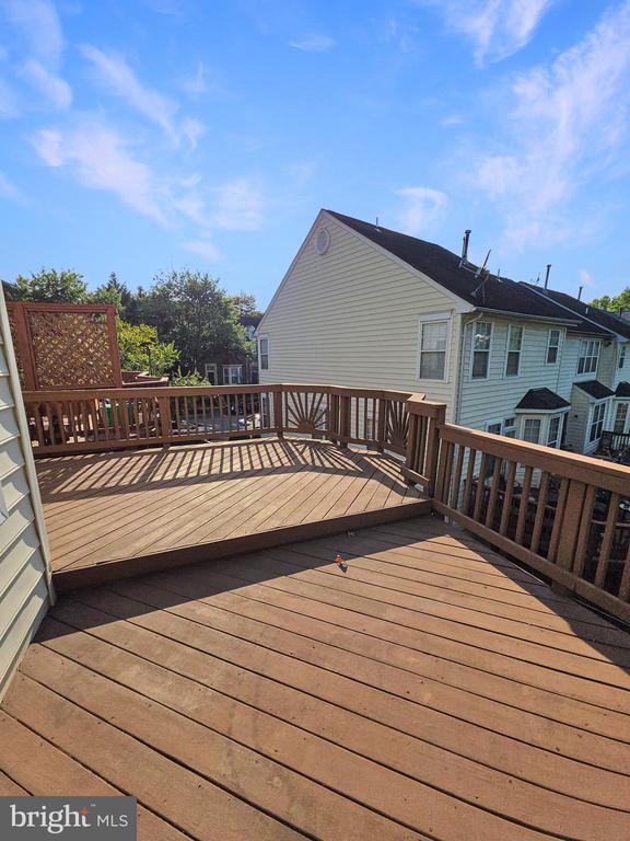 Building Photo - 9902 Woodview Dr