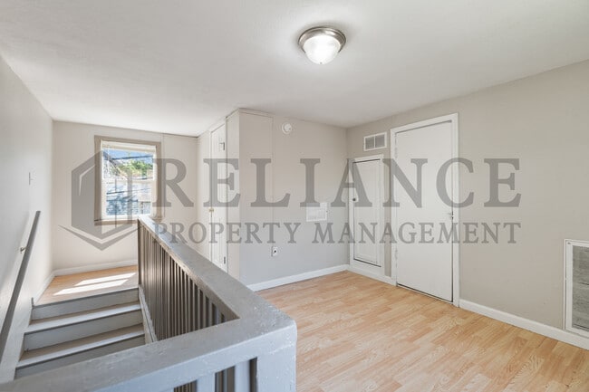 Building Photo - 1146 S Pattie St