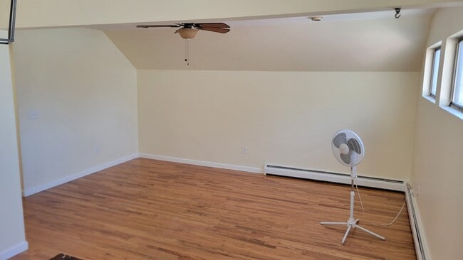 Building Photo - 139 Platt St