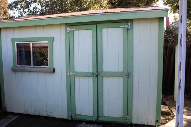 Building Photo - Beautiful 3 Bed, 2 Bath Single Story in Great Livermore Location