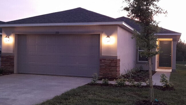 Building Photo - 1132 Papaya Cir