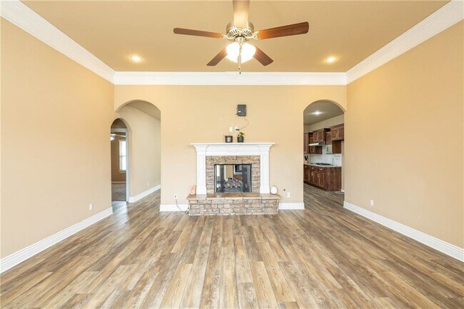 Building Photo - 13427 Meadow Ridge