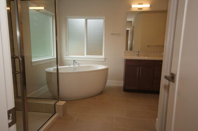 Building Photo - 2024 Brand New Build in Bothell