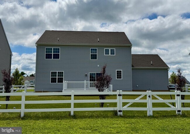 Building Photo - 636 McCracken Dr