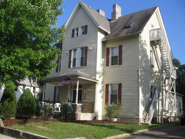 Primary Photo - 239 Vine St