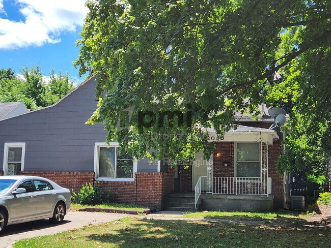 Building Photo - 2035 E William St