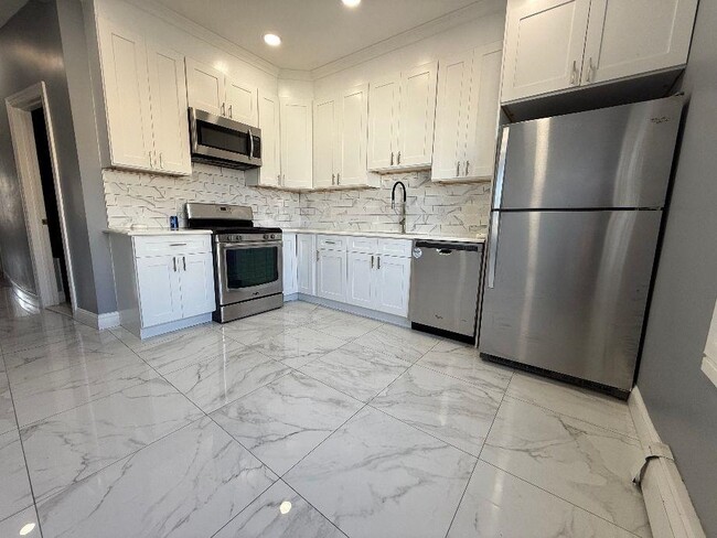 Building Photo - 95 W 54th St