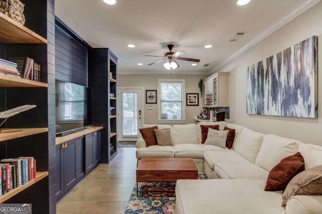 Building Photo - 1450 Edgebrook Ct NE