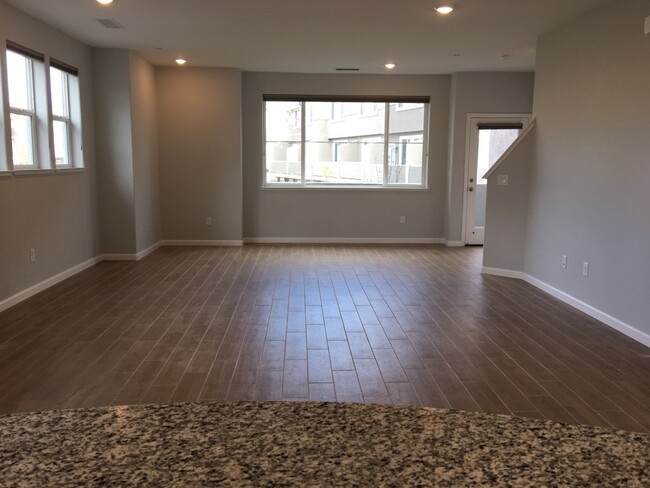 Building Photo - NW Reno Luxury End Unit Townhouse - On the...