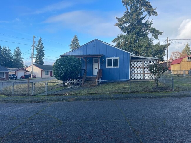 Building Photo - EAST BREMERTON DUPLEX 2 BED 1 BATH