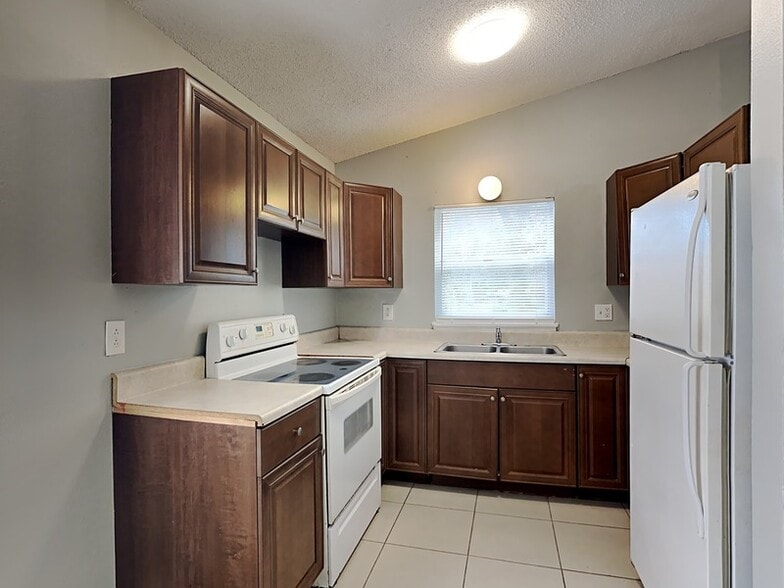 Building Photo - 907 19th St