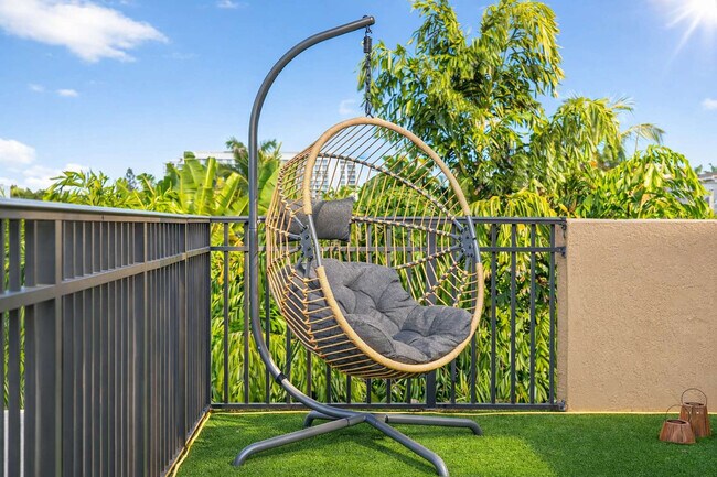 Building Photo - 1705 NE 11th St