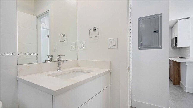 Building Photo - 1119 W Las Olas Blvd