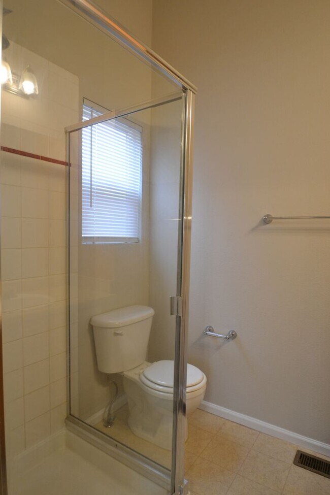 Building Photo - 3 bed, 2 bath with A/C in Fountain Mesa Heights - Available Now! MileStone Real Estate Services