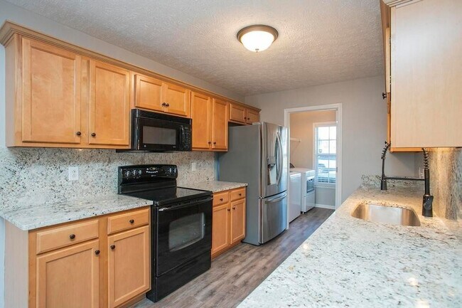 Building Photo - 1254 Lasalle Dr