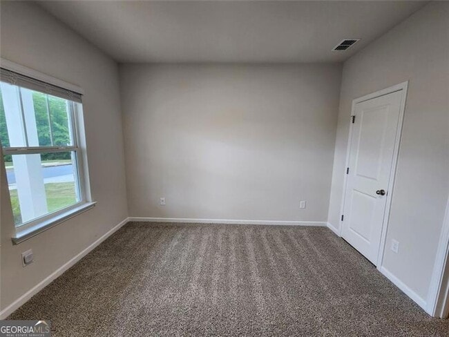 Building Photo - 235 Vly Oak Dr