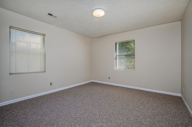 Building Photo - 110 Heywood Rd