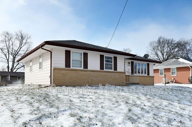 Building Photo - 3300 Bel Aire Rd