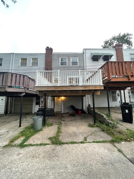 Building Photo - 2207 Delmar Dr