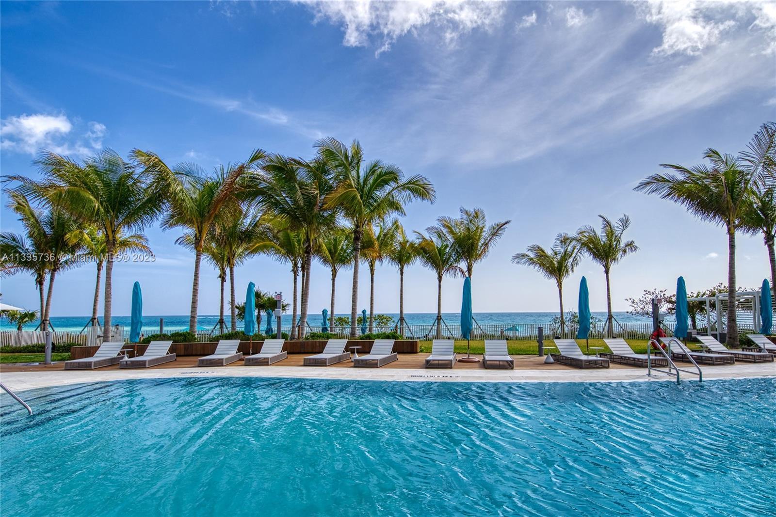 Building Photo - 15701 Collins Ave
