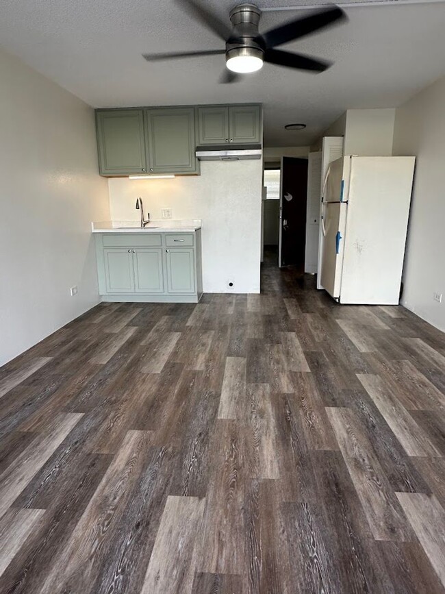 Building Photo - Waikiki Aloha Lani NEWLY RENOVATED 1 bed, ...