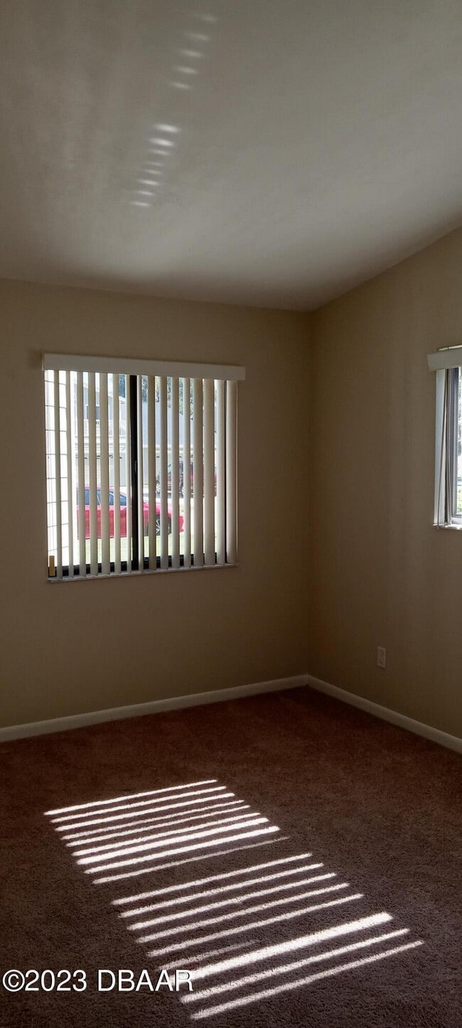 Building Photo - 23 Landings Ln
