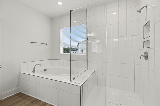 Building Photo - Beautiful New Construction Home - Move In Ready