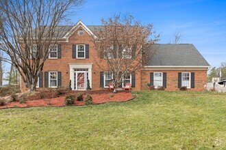 Building Photo - 5 bedroom 3.5 bath in East Cobb