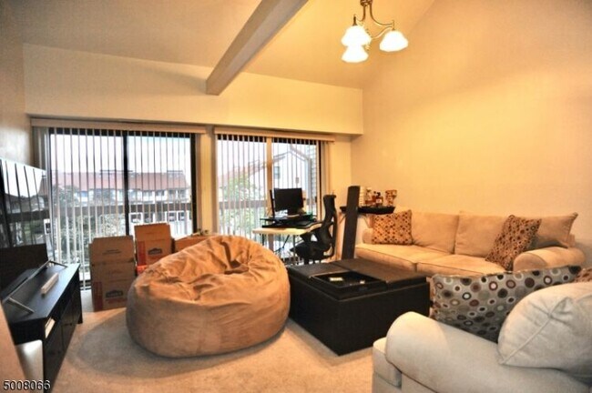 Building Photo - 3320 Richmond Ct