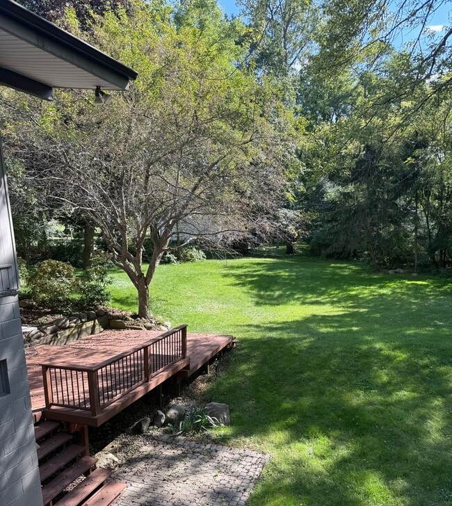 Building Photo - Spacious Mid-Century Modern Rental in Cant...