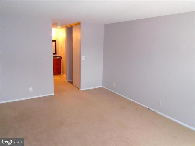 Building Photo - 8340 Greensboro Dr