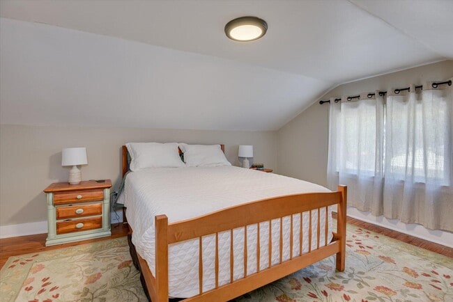 Building Photo - 126 Horry St SE