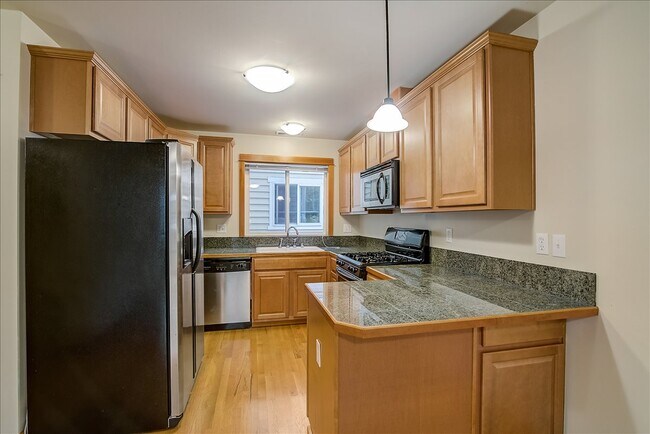 Building Photo - 844 NE 66th St