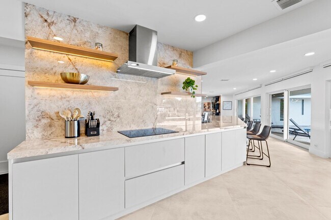 Building Photo - 1725 NE 23rd Ave