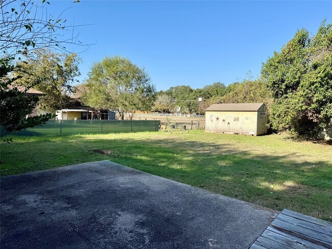 Building Photo - 1501 Stacey St