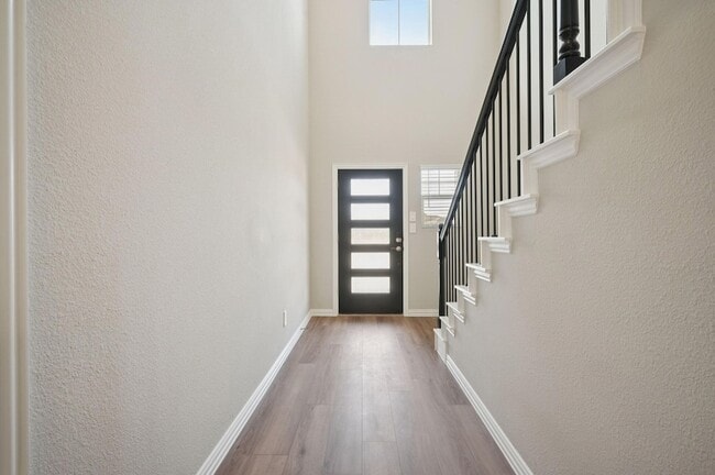 Building Photo - 1412 Bridgestone Dr