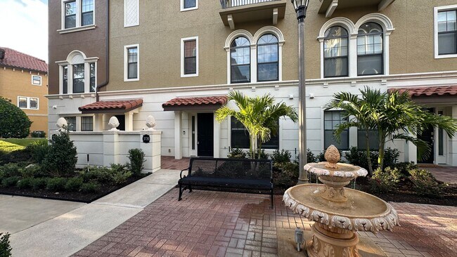 Building Photo - 3720 Messina Dr