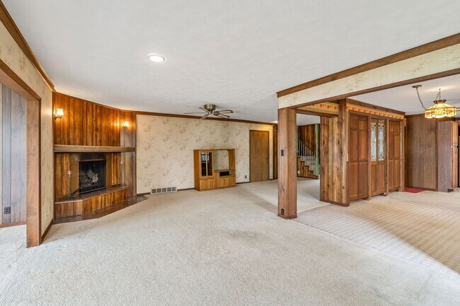 Building Photo - 2083 Chapman Lake Dr