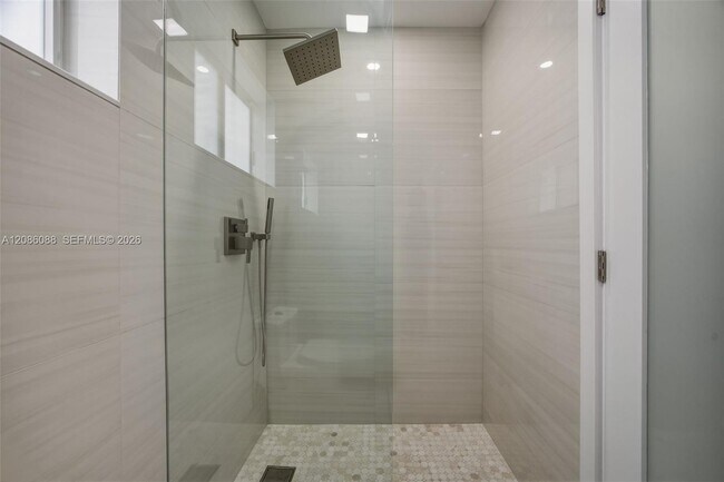 Building Photo - 13240 SW 70th Ave