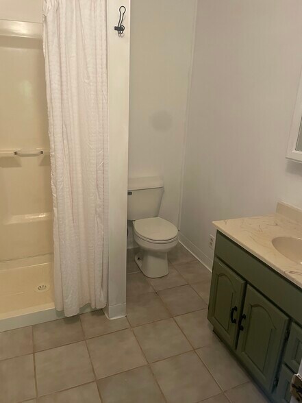 Building Photo - 4470 Main St